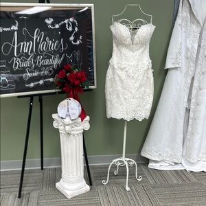 Ivory/Nude Wedding Dress 2 in 1 
Short reception dress w/ detachable full skirt